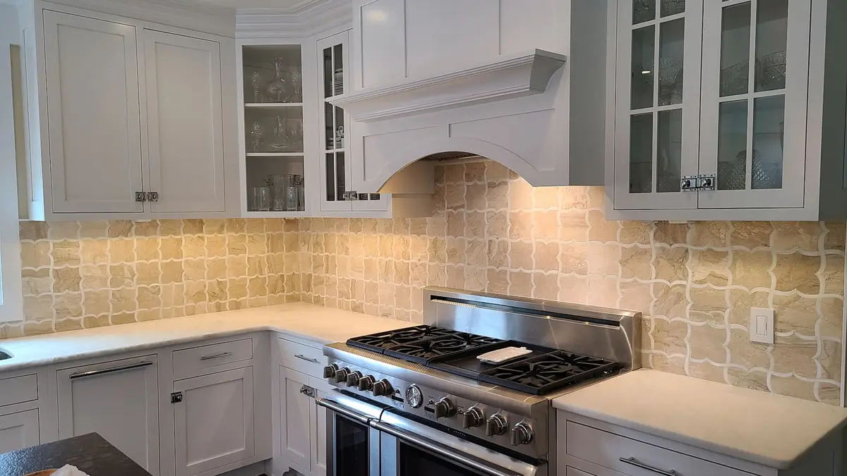 Beige Marble Mosaic — Beautiful beige marble mosaic pattern with warm tones